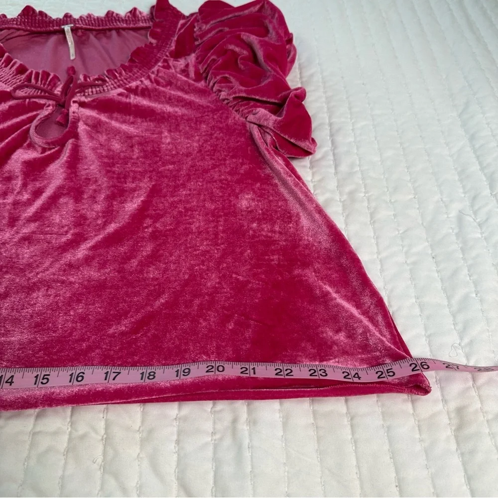 Free People Fuchsia Crop Top Terese Velvet Shorts Puff Sleeve Keyhole Tie Neck - Picture 5 of 16